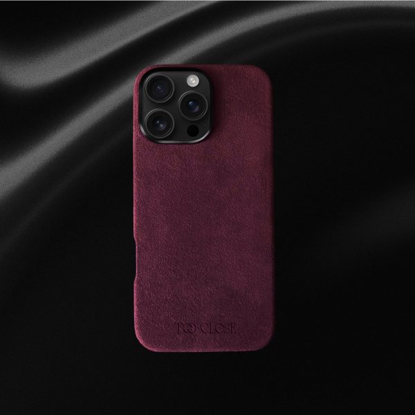 Velvet Noir Alcantara® Magsafe Case