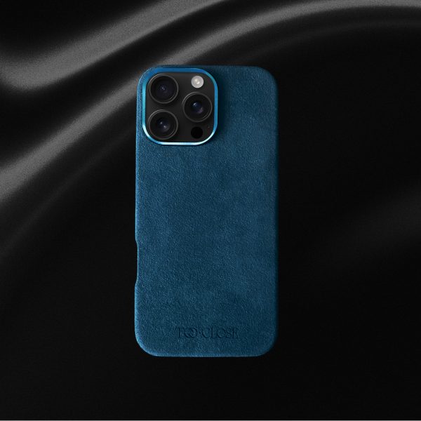 Azure Whisper Alcantara® Magsafe Case