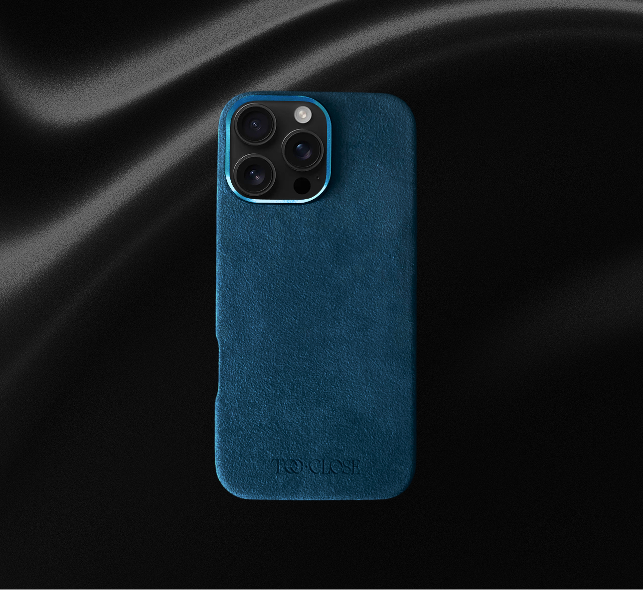 Azure Whisper Alcantara® Magsafe Case