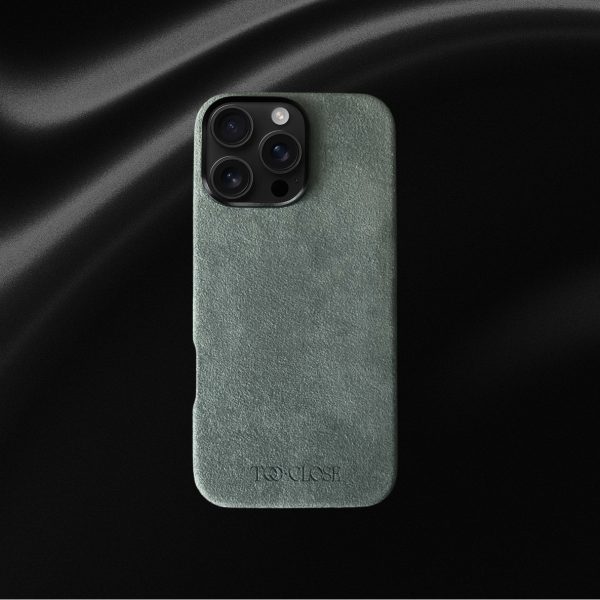 Silver Haze Alcantara® Magsafe Case